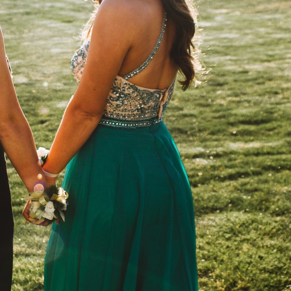 Prom Dress. Beautiful. - Picture 2 of 5